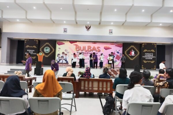 lomba bulan bahasa kota batu