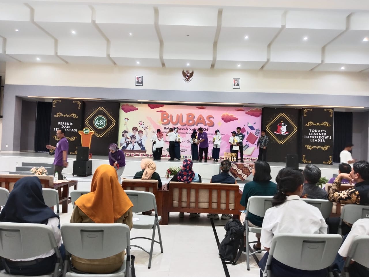 lomba bulan bahasa kota batu